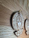 Detailed glimpse of the laser-cut Nefertiti silhouette, capturing ancient Egyptian charm. A unique statement for queen nefertiti or Mérytaton egyptian admirers.